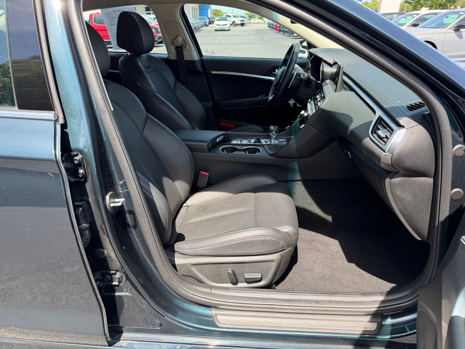 2025 Genesis G70 2.5T