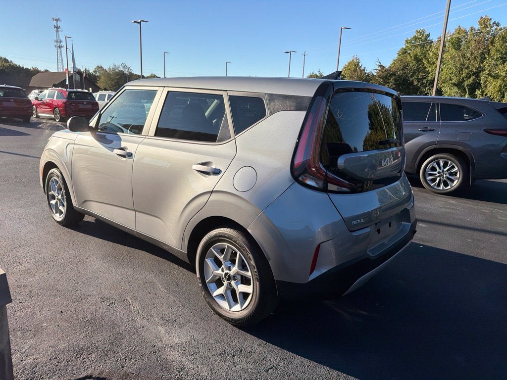 2025 Kia Soul Base