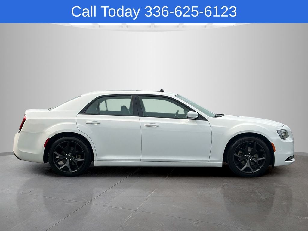 2022 Chrysler 300 S