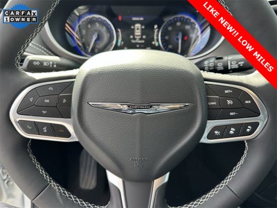 2025 Chrysler Pacifica Select LOW MILES