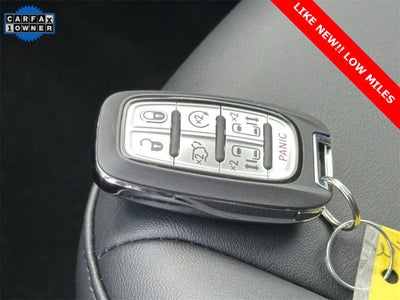 2025 Chrysler Pacifica Select LOW MILES