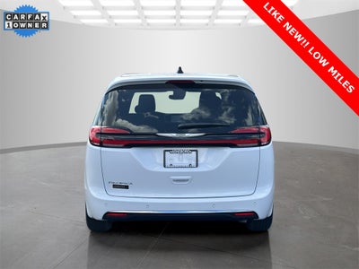 2025 Chrysler Pacifica Select LOW MILES