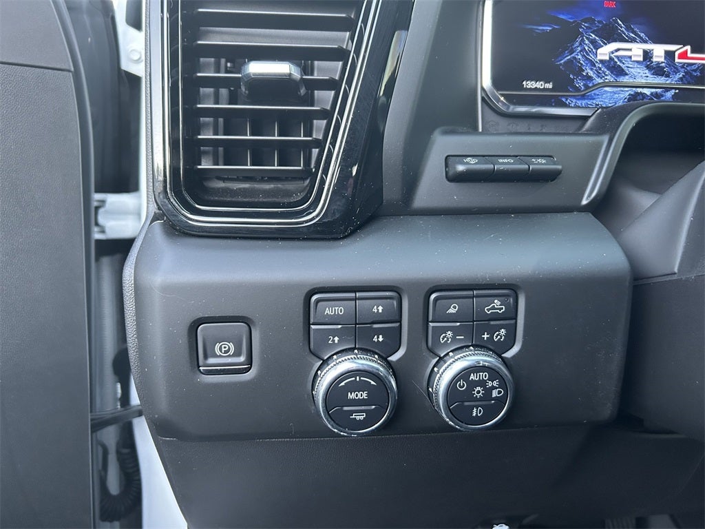 2025 GMC Sierra 1500 AT4