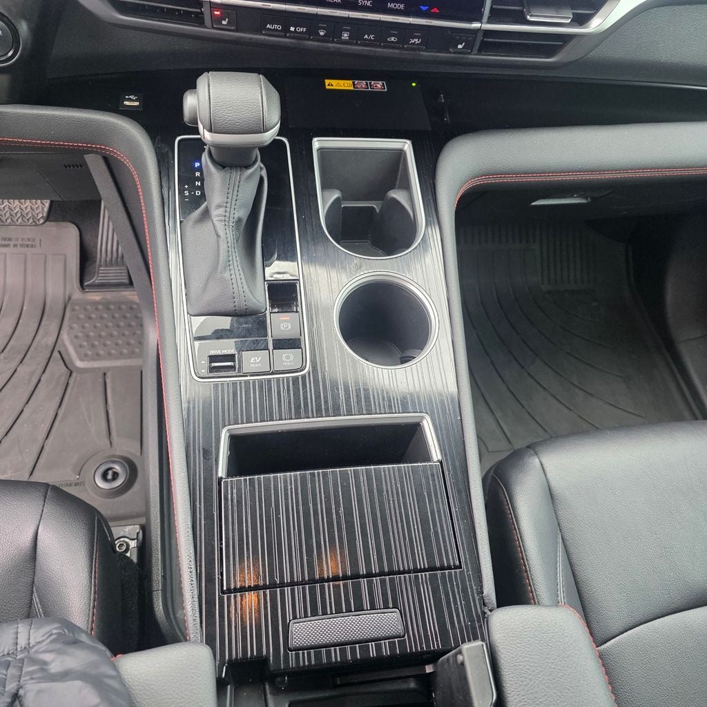 2025 Toyota Sienna XSE 7 Passenger