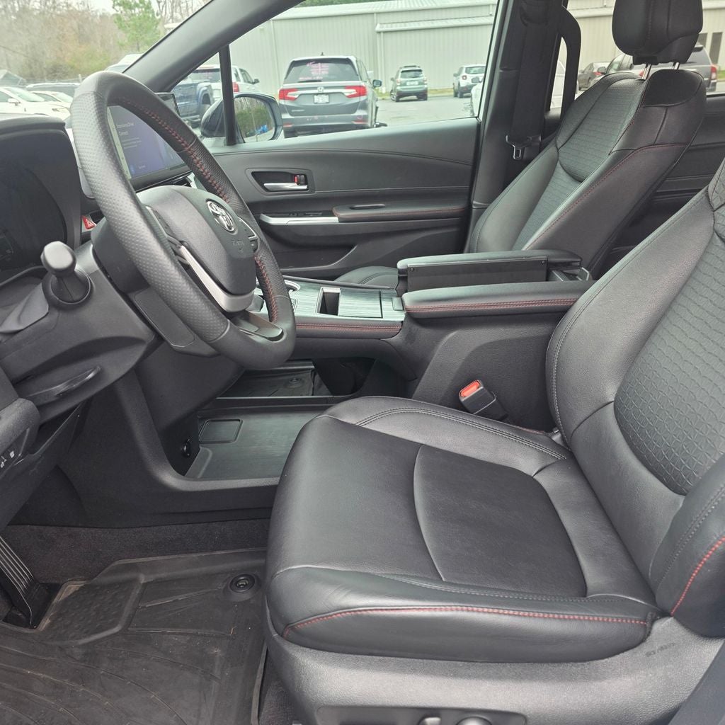 2025 Toyota Sienna XSE 7 Passenger