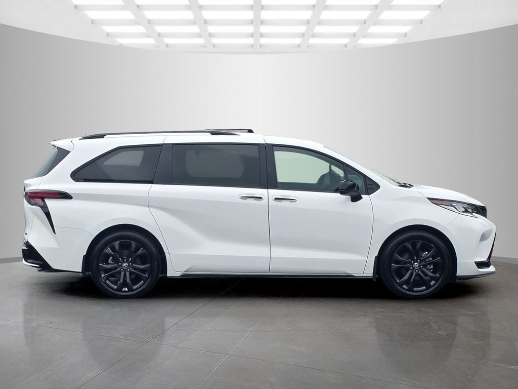 2025 Toyota Sienna XSE 7 Passenger